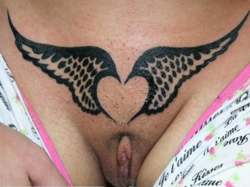 Coños amateurs tatuados y con piercing
 #73231620