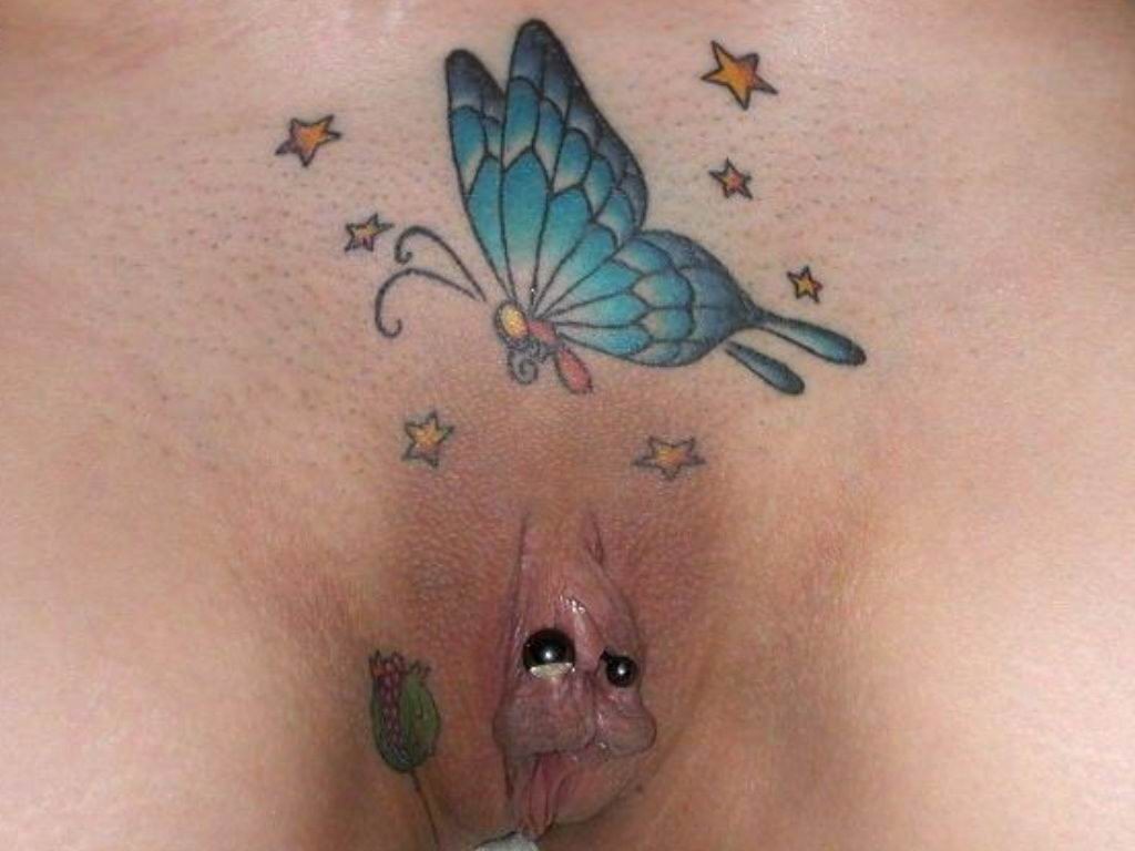 Coños amateurs tatuados y con piercing
 #73231630