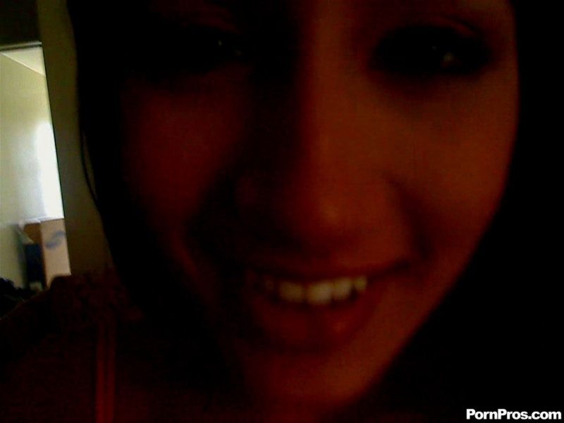 Amia miley lutscht den Schwanz ihres Freundes vor der Webcam
 #74567923