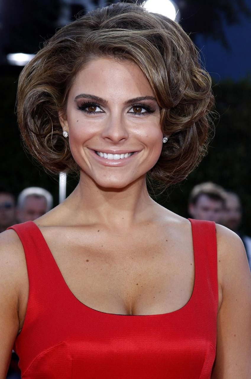 Maria Menounos flashing her bare pussy in oops situation with bikini on beach #75321774