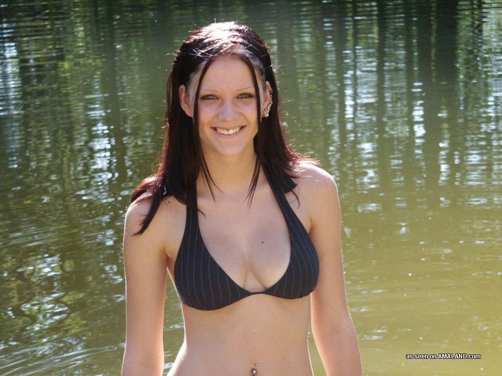 Homemade amateur emo teen girlfriend sunbathes and swims nude #72300986