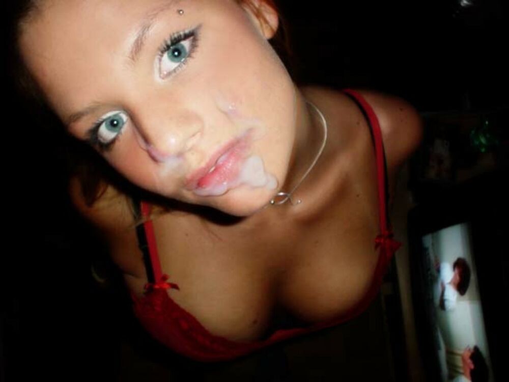 Echte Teenager-GFs lecken Schwanz und Cumshots 3
 #74347558