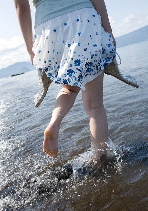 Saki koto giapponese che mostra le tette in spiaggia
 #69752506