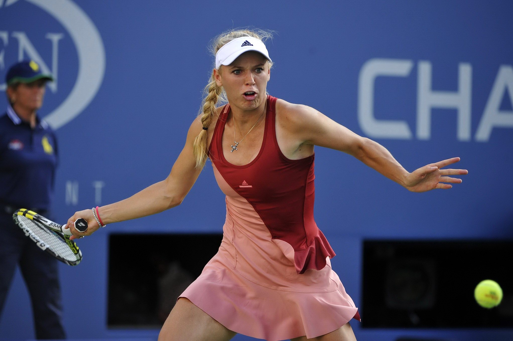 Caroline Wozniacki exhibe sa culotte rouge lors de la finale de l'US Open.
 #75186239