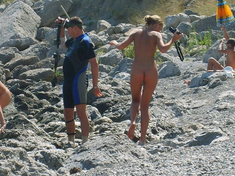 Avertissement - photos et vidéos de nudistes réels et incroyables
 #79482809