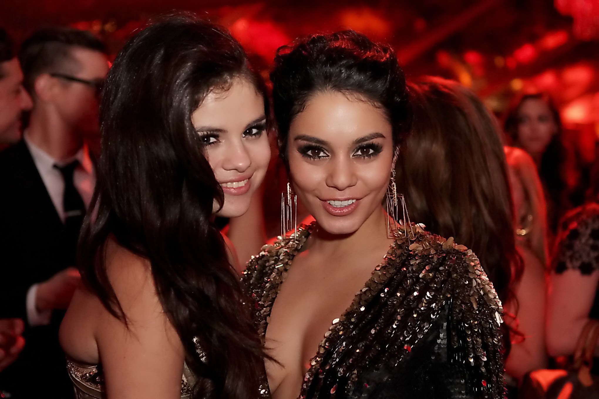 Vanessa Hudgens With Her Hot Friends Showing Huge Cleavage At Warner Bros InStyl