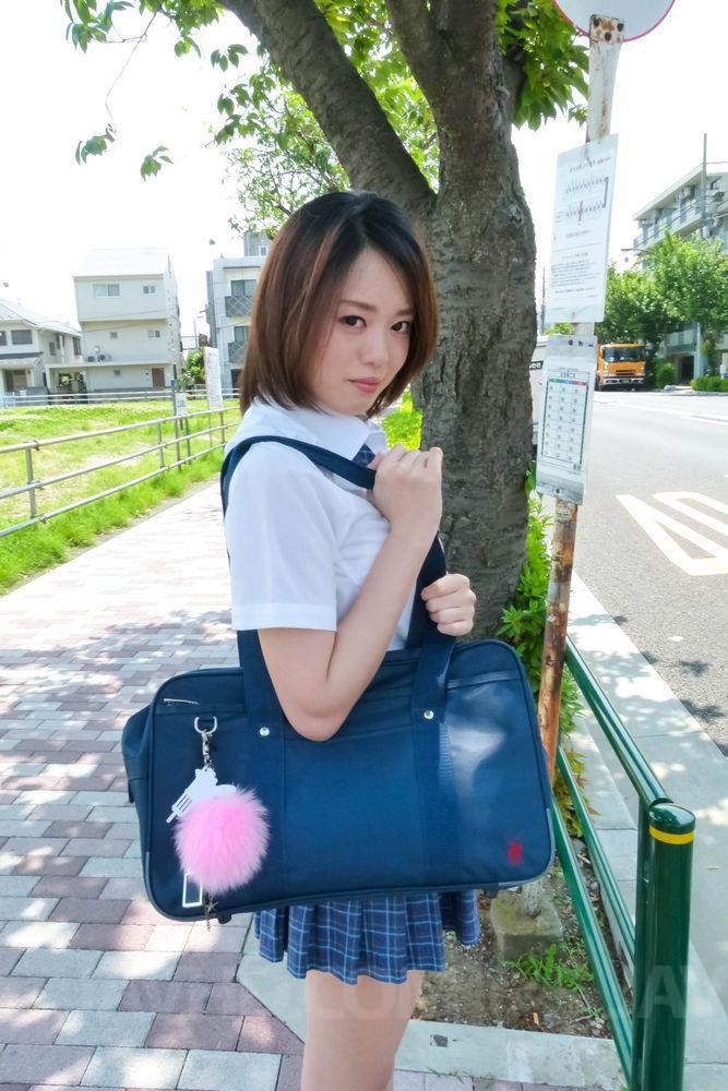 Yuna satsuki asiatique expose ses gros seins et suce des bites dans le métro
 #69759988