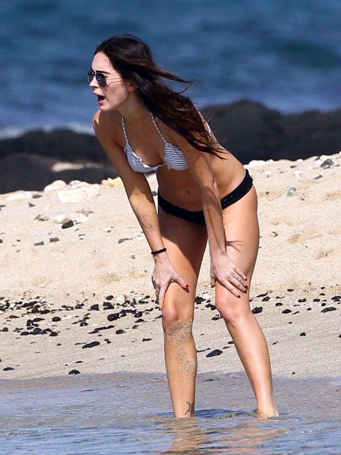 Megan fox posant nue dans un bain voir ses fesses parfaites nues
 #75189890