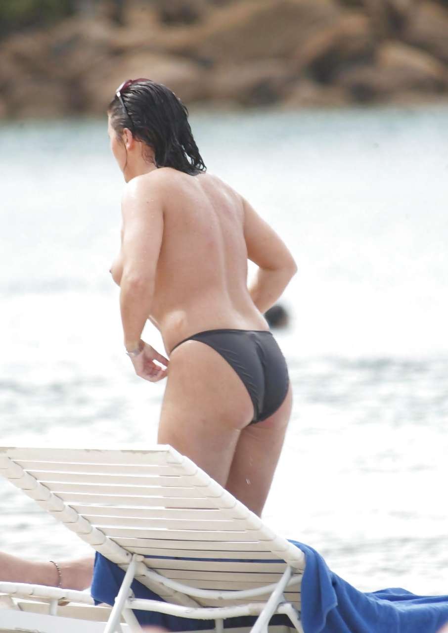 Jessie Wallace showing her nice big tits in water paparazzi pictures #75280716