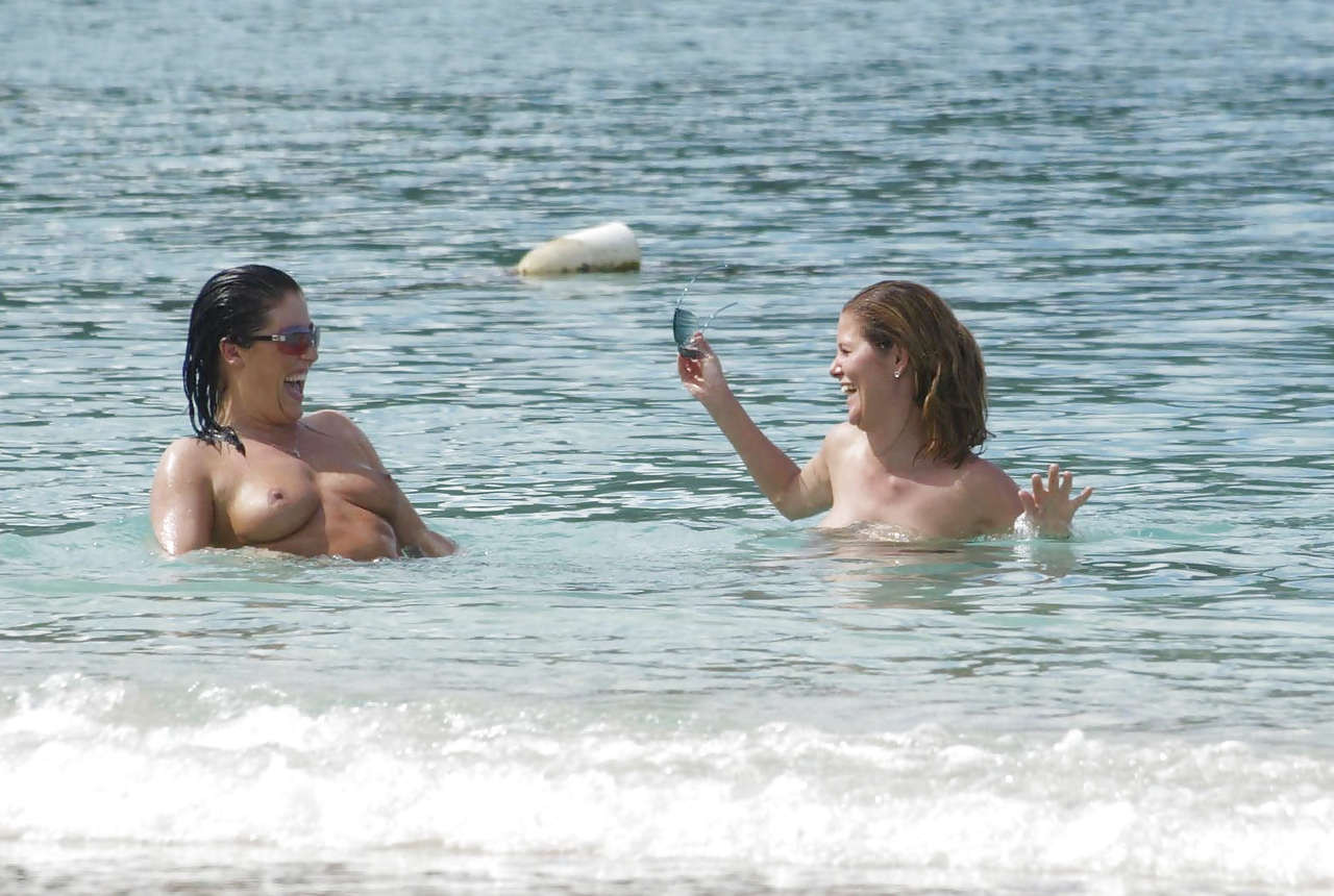Jessie Wallace showing her nice big tits in water paparazzi pictures #75280745