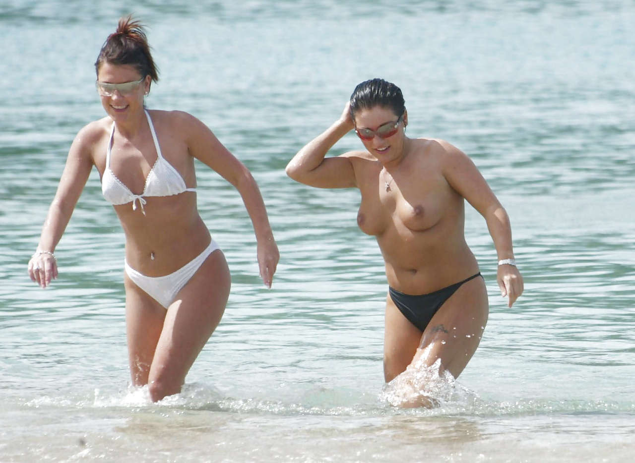 Jessie Wallace showing her nice big tits in water paparazzi pictures #75280749