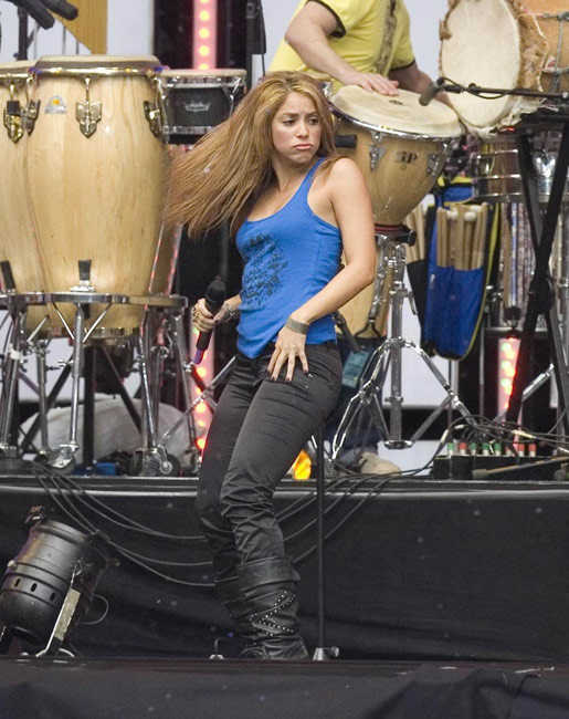 Celebrity blonde beauty Shakira shakes her amazing ass #75405621