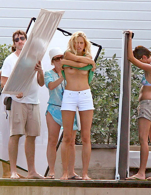 Karolina Kurkova exposing her nice tits paparazzi pictures and her great ass #75383868