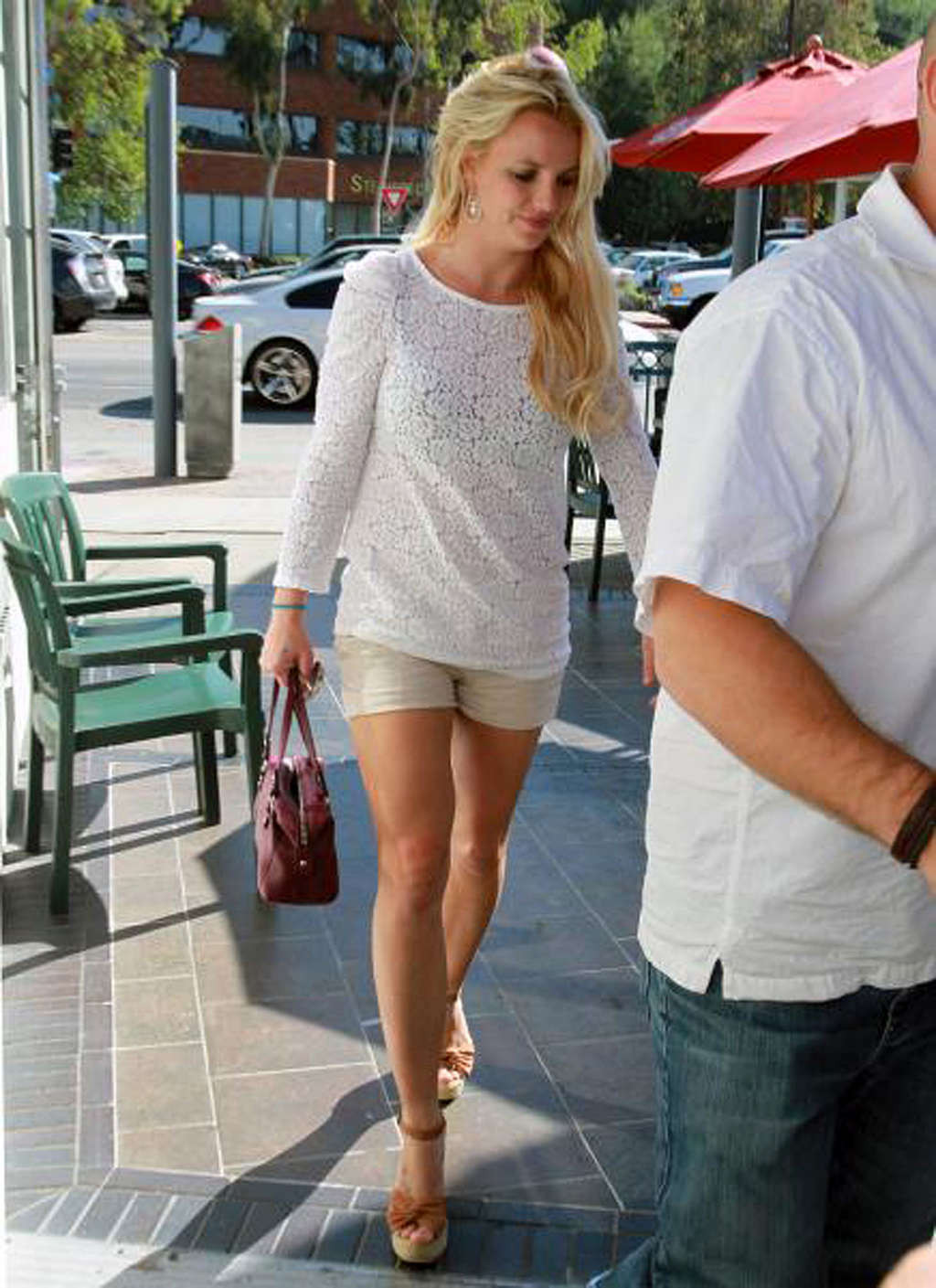 Britney spears exponiendo su cuerpo sexy y piernas calientes en la calle
 #75332803