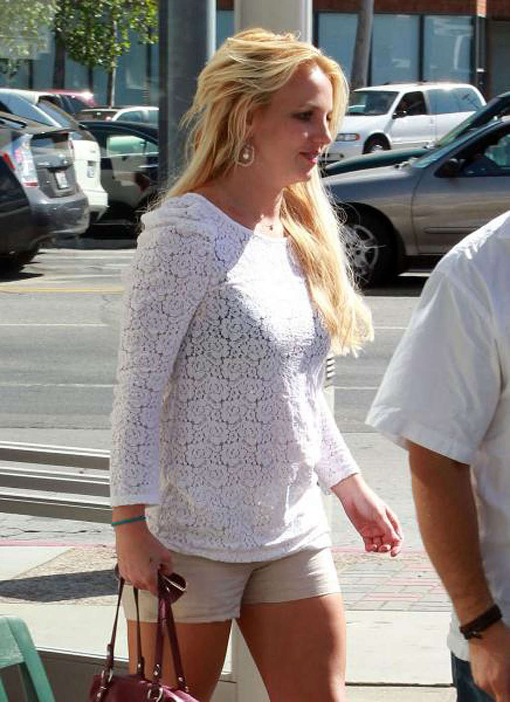 Britney spears che espone il corpo sexy del cazzo e le gambe calde sulla strada
 #75332813