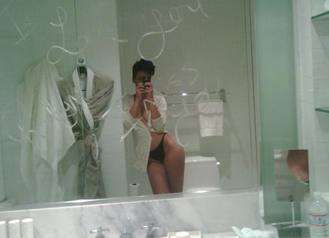 Rihanna nackt Bilder von ihrem atemberaubenden Ebenholz Körper
 #75396100