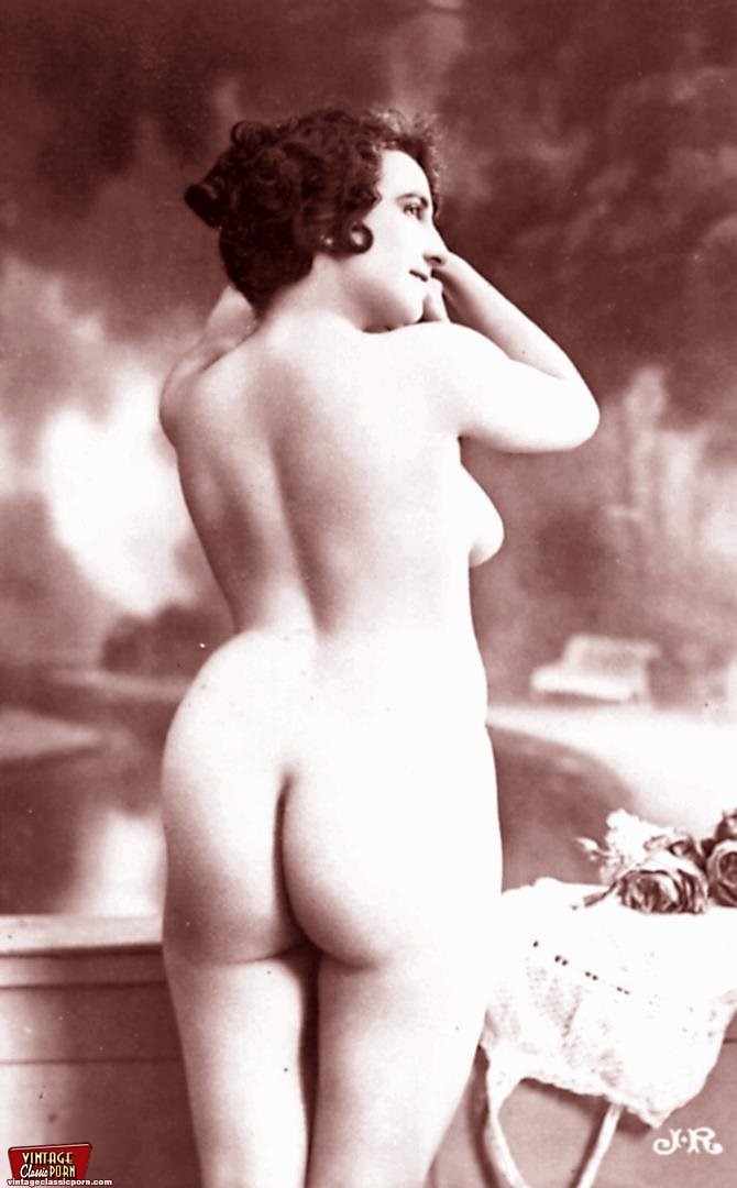 Several ladies from the twenties showing their fine body #78482675