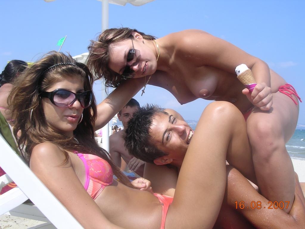 信じられないようなヌーディスト写真
 #72308450