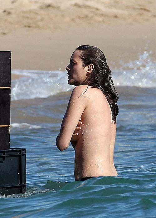 Marion Cotillard sexy and hot topless and big nipples paparazzi photos #75285761