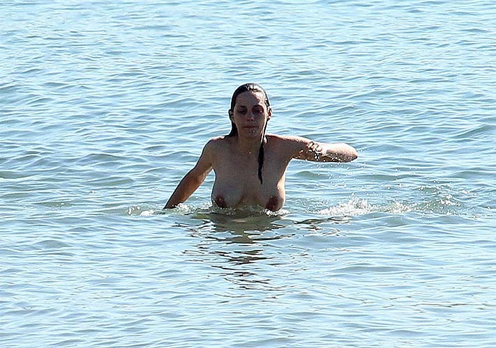 Marion Cotillard sexy and hot topless and big nipples paparazzi photos #75285788