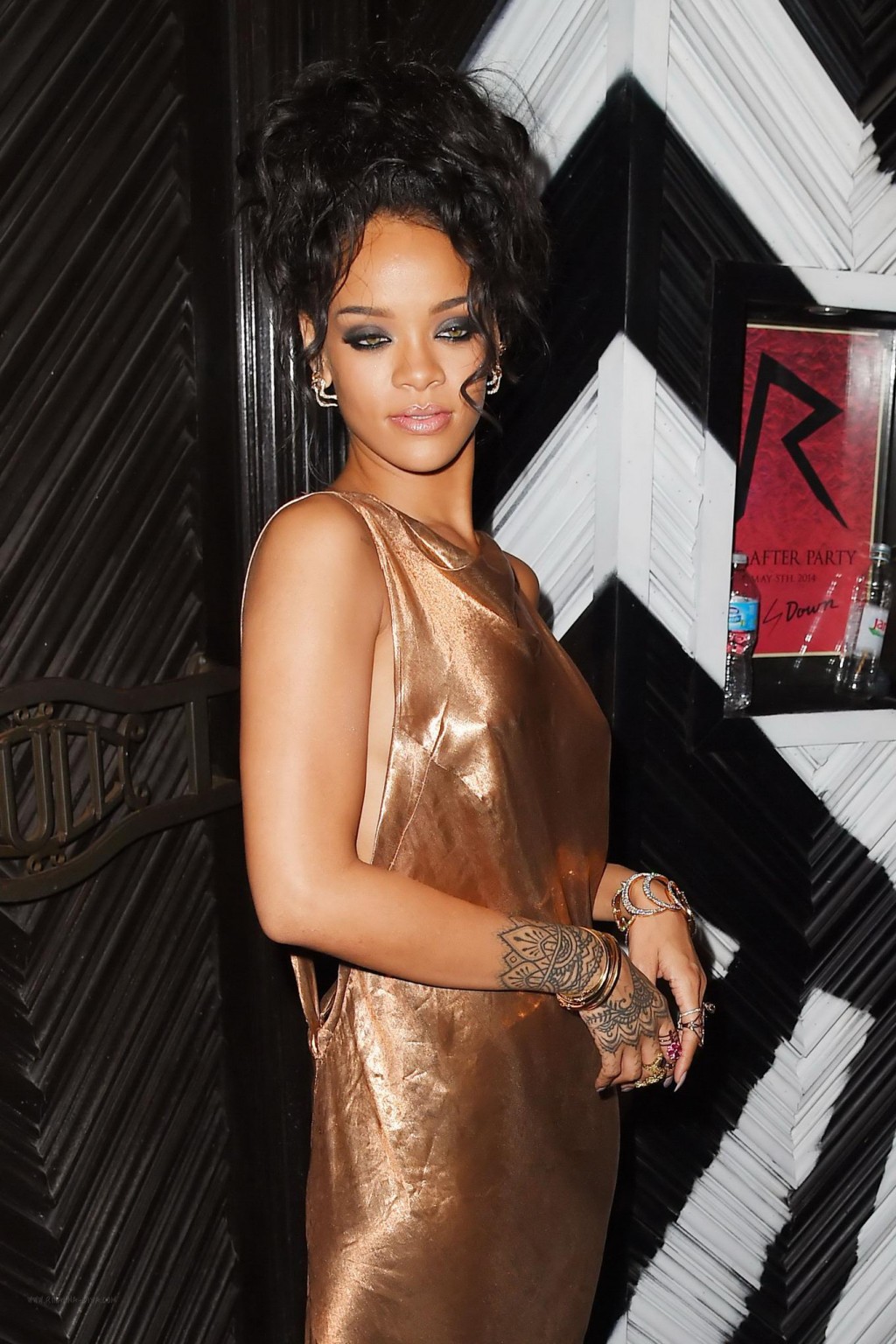 Rihanna showing sideboob and ass crack at the Met Ball after party in NY #75197159