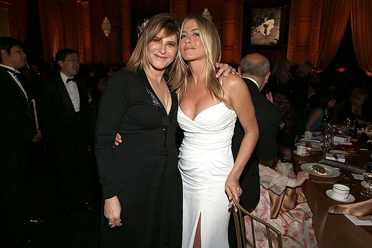 Jennifer Aniston exposing her big old maid cleavage on some event #75260534