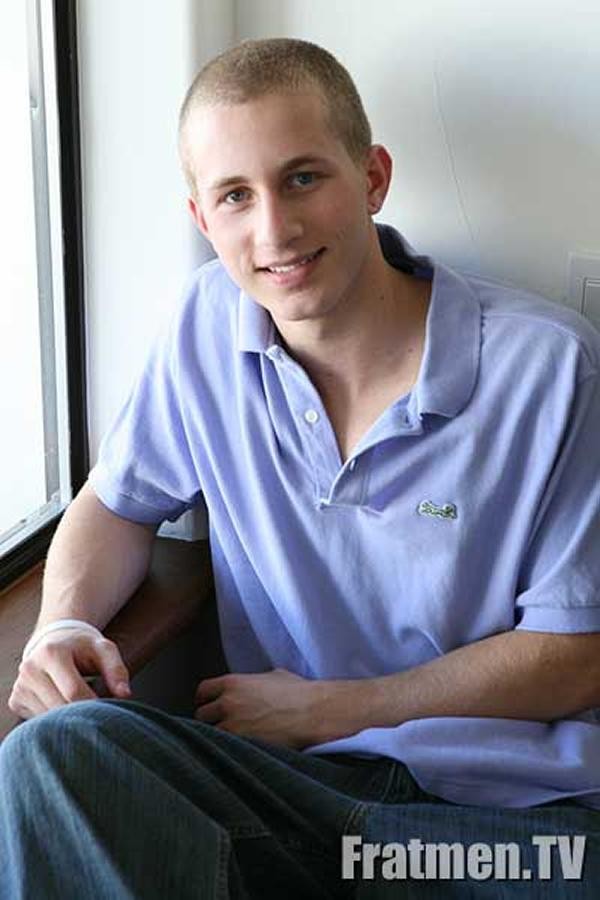 ハングしたセクシーな男子学生
 #77000359