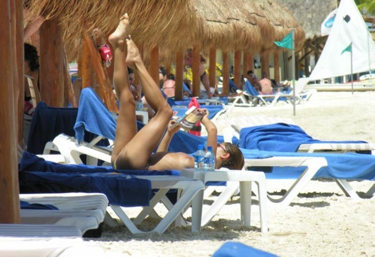 Prolonged haired hottie reveals her items at the seaside #72249491