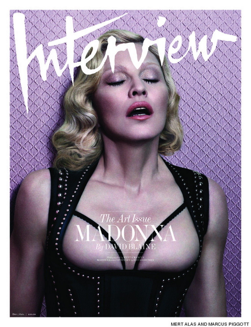 Madonna montrant ses seins dans le photoshoot de mert alas et marcus piggott pour
 #75179457