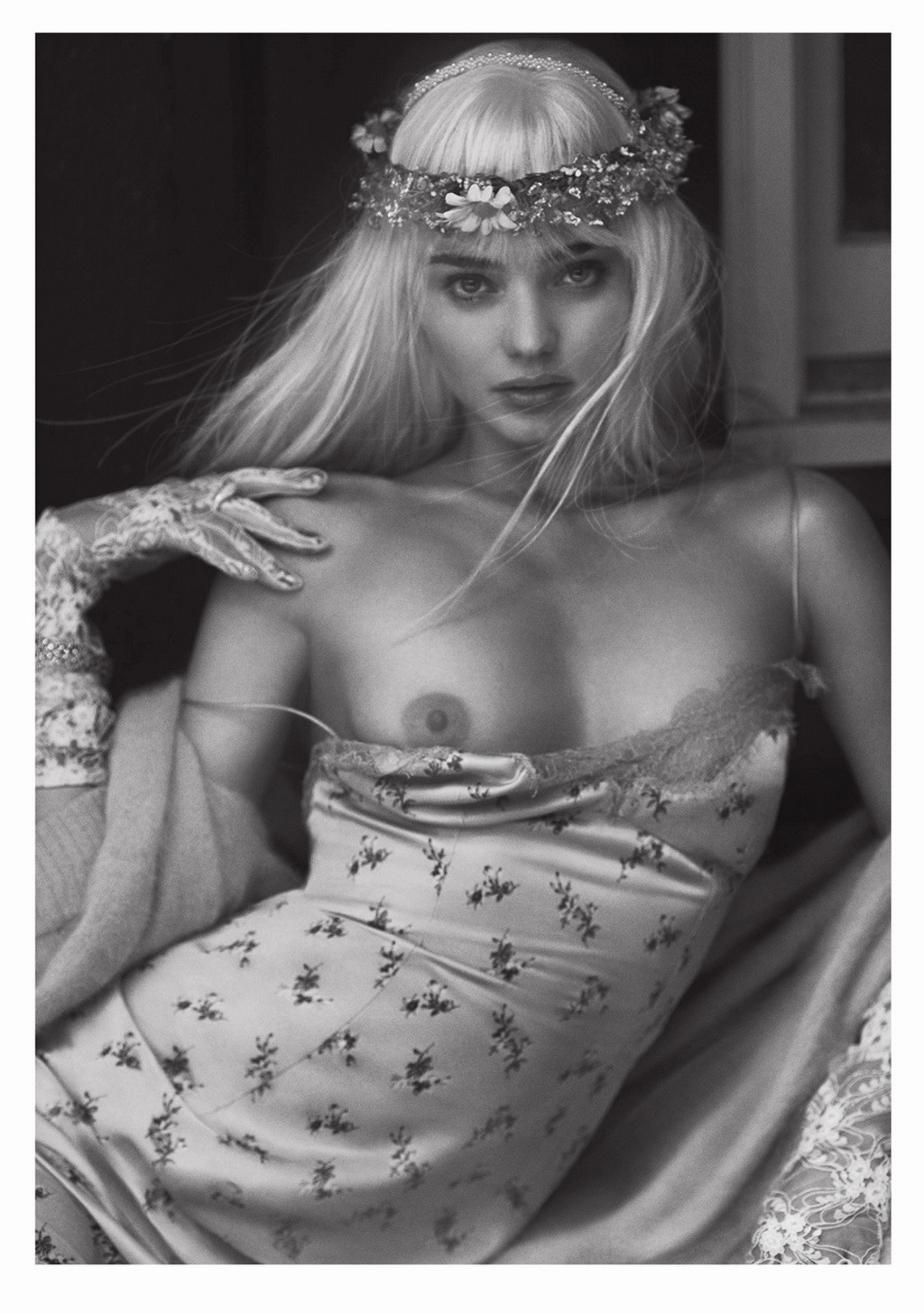 Miranda kerr nue dans deux nouvelles photoshoots de magazines
 #75220367
