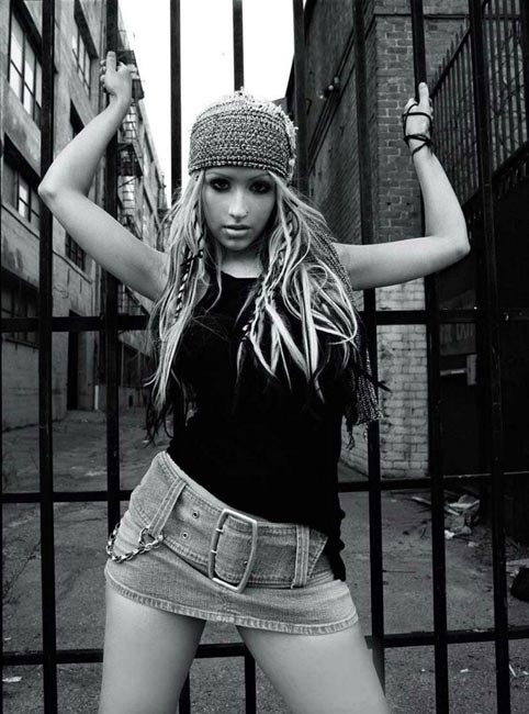 Die hübsche Sängerin Christina Aguilera zeigt ihren perfekten Arsch
 #75441015