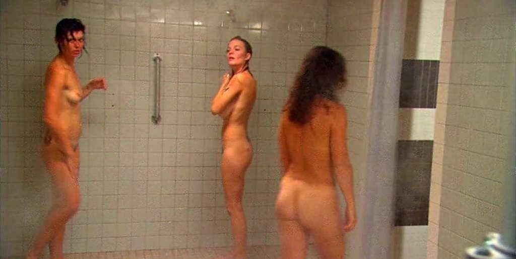 Danielle riley mostrando sus enormes tetas en escenas de películas desnudas
 #75324963