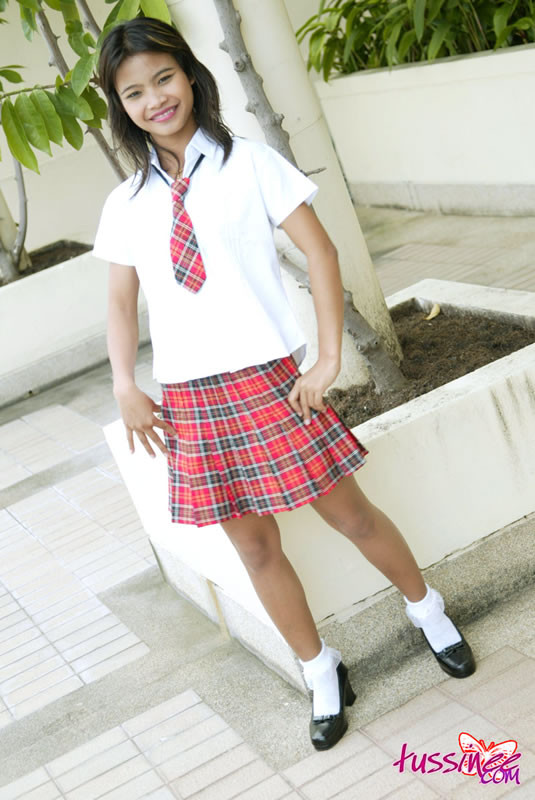 Schoolgirl Tussinee in an after school photo shoot #67970023
