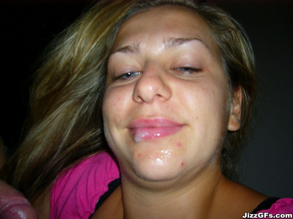 Vera fidanzata dilettante fatta in casa che succhia per la sborrata facciale
 #75938914