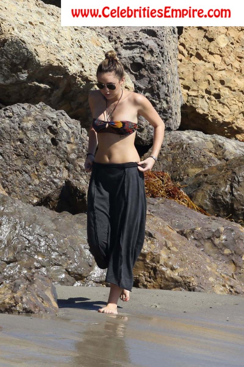 Miley Cyrus Oops Nipple Slip #75191207