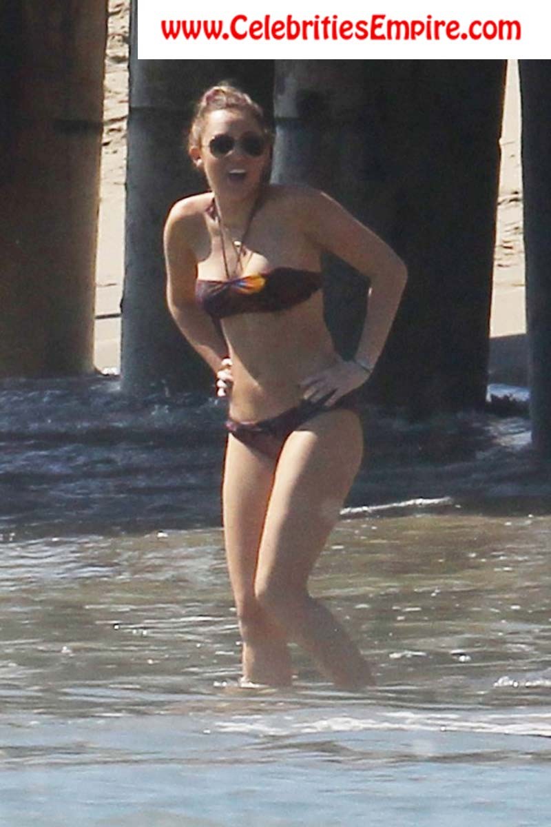 Miley Cyrus Oops Nipple Slip #75191214