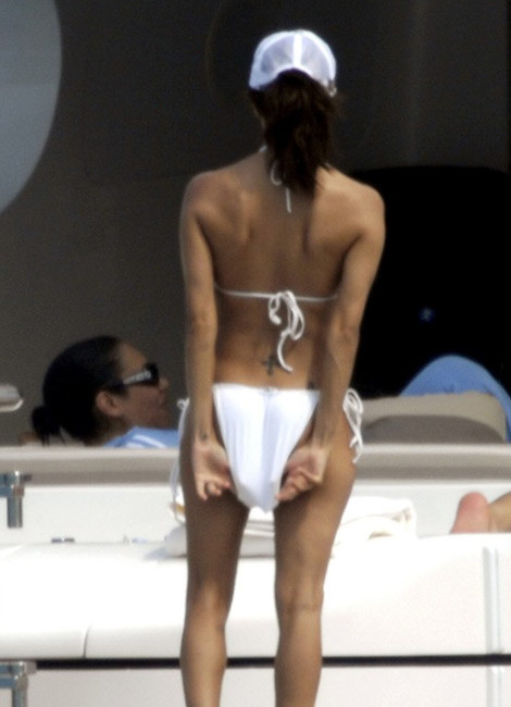 Famosa eva longoria mostrando su gran culo en bikini
 #75403574