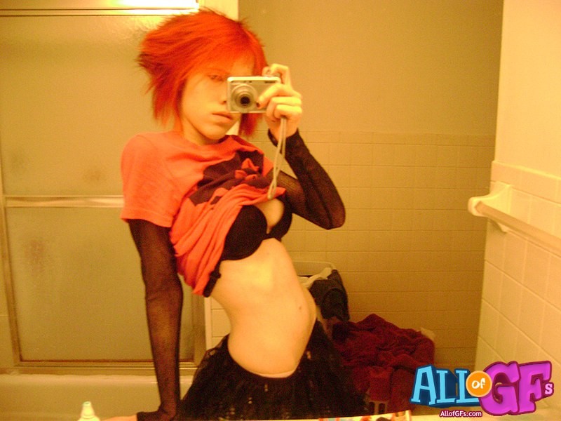 Slut Freundin upskirt Überraschung
 #68206627