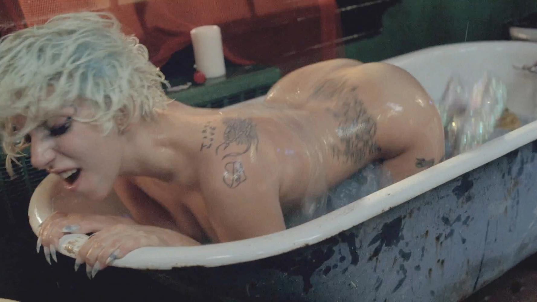 Lady Gaga completely nude in the bathtub #75278748