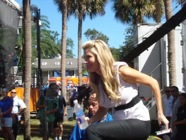 Erin Andrews vivacious sportscaster looking gorgeous #73788095