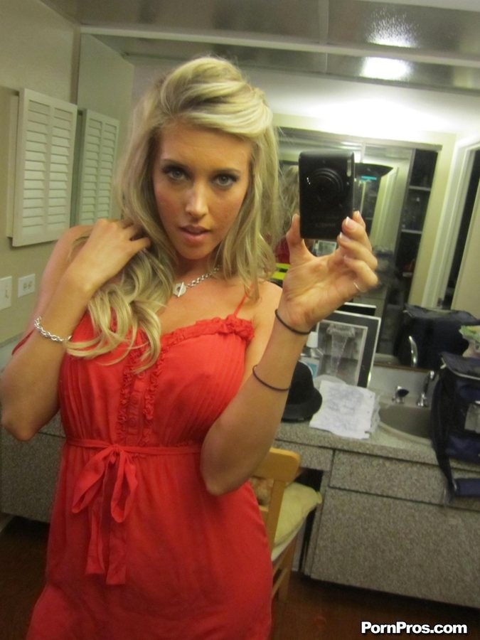 Samantha Saint gets nude at home for her boyfriend #72652380