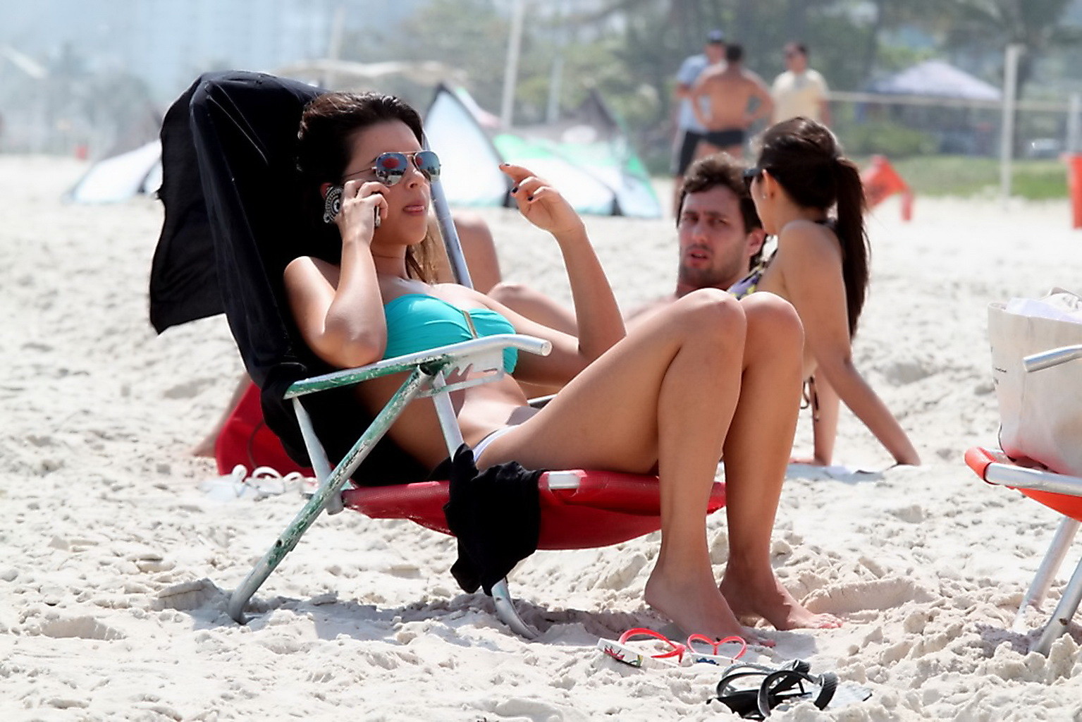 バーラ・ダ・チジュカビーチでTバックのビキニを着てセクシーなボディを披露するマリアナ・リオス
 #75249534