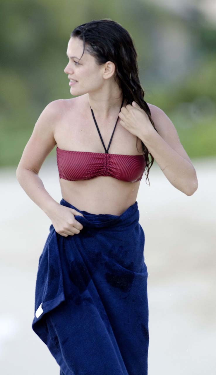 Rachel Bilson posing on beach and showing her sexy bikini body #75307342