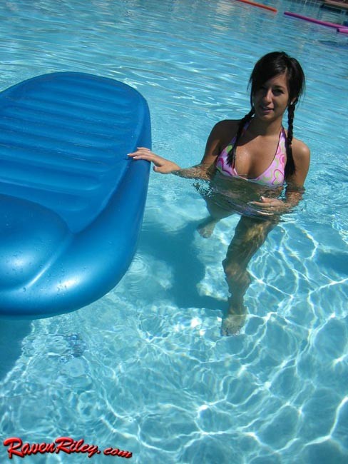 Get all wet in the pool #78010039