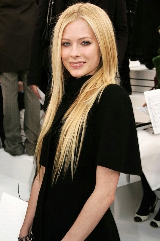 Petite celeb Avril Lavigne finally showing some boobs #75444265