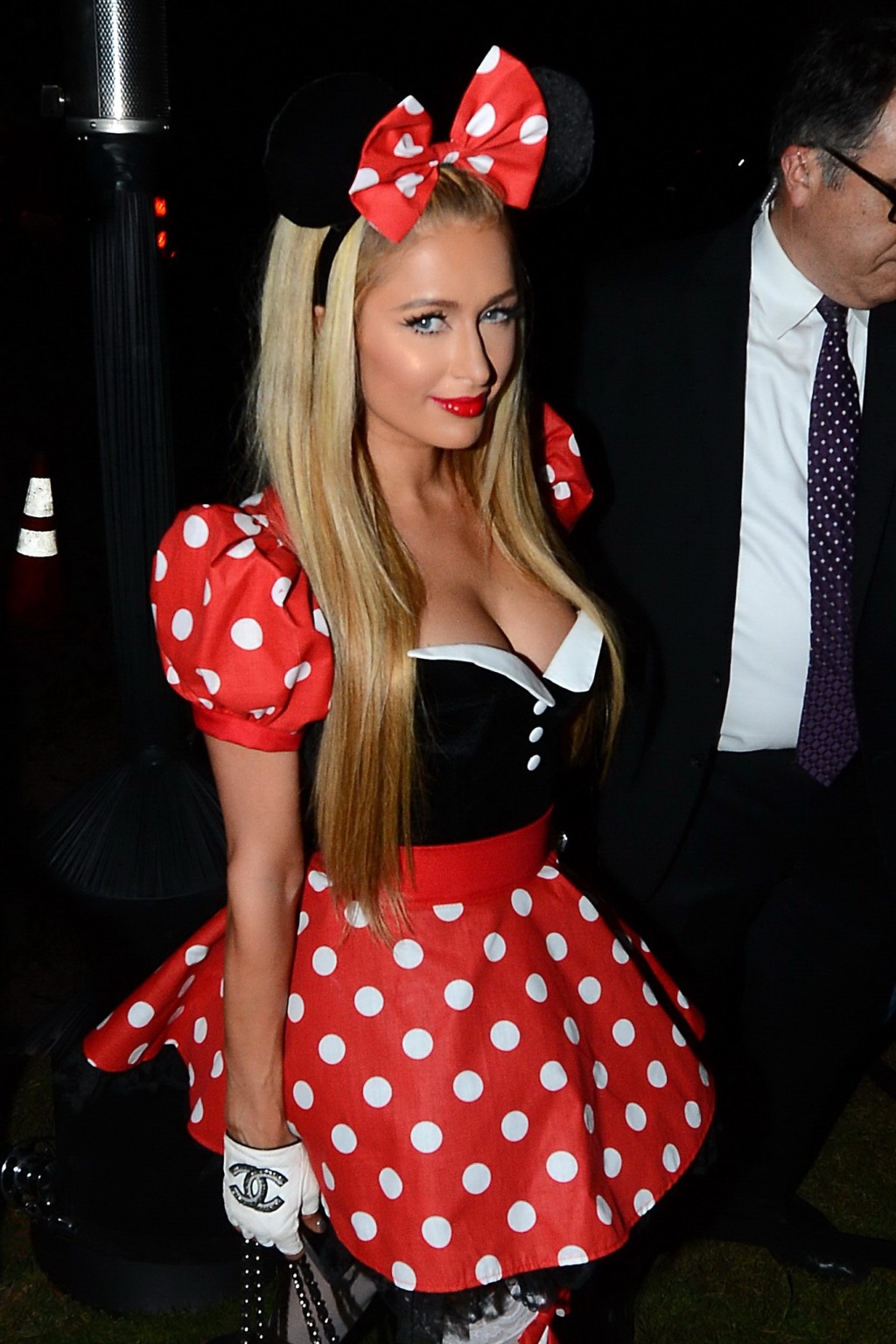 Paris Hilton vollbusig in einem Minnie-Maus-Kostüm auf der Casamigos Tequilas Halloween-Party
 #75182731