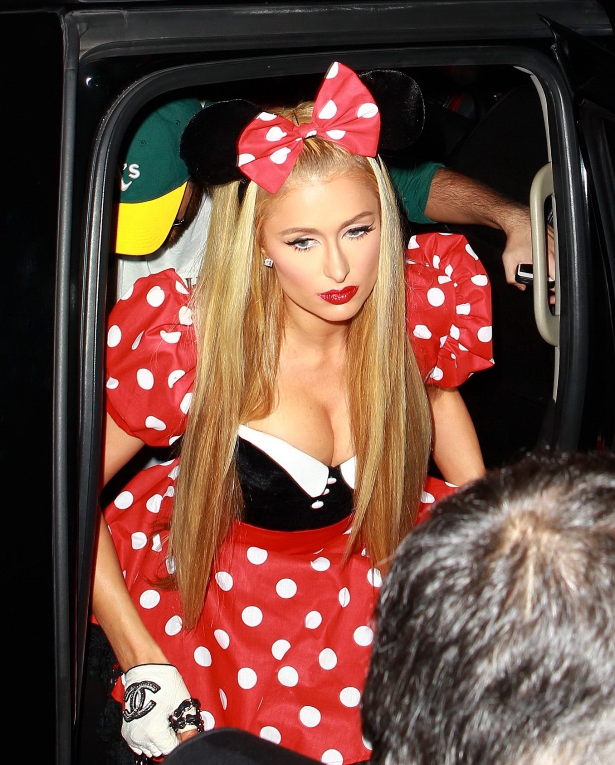 Paris hilton en buste dans un costume de souris à la soirée d'halloween de casamigos tequilas
 #75182749