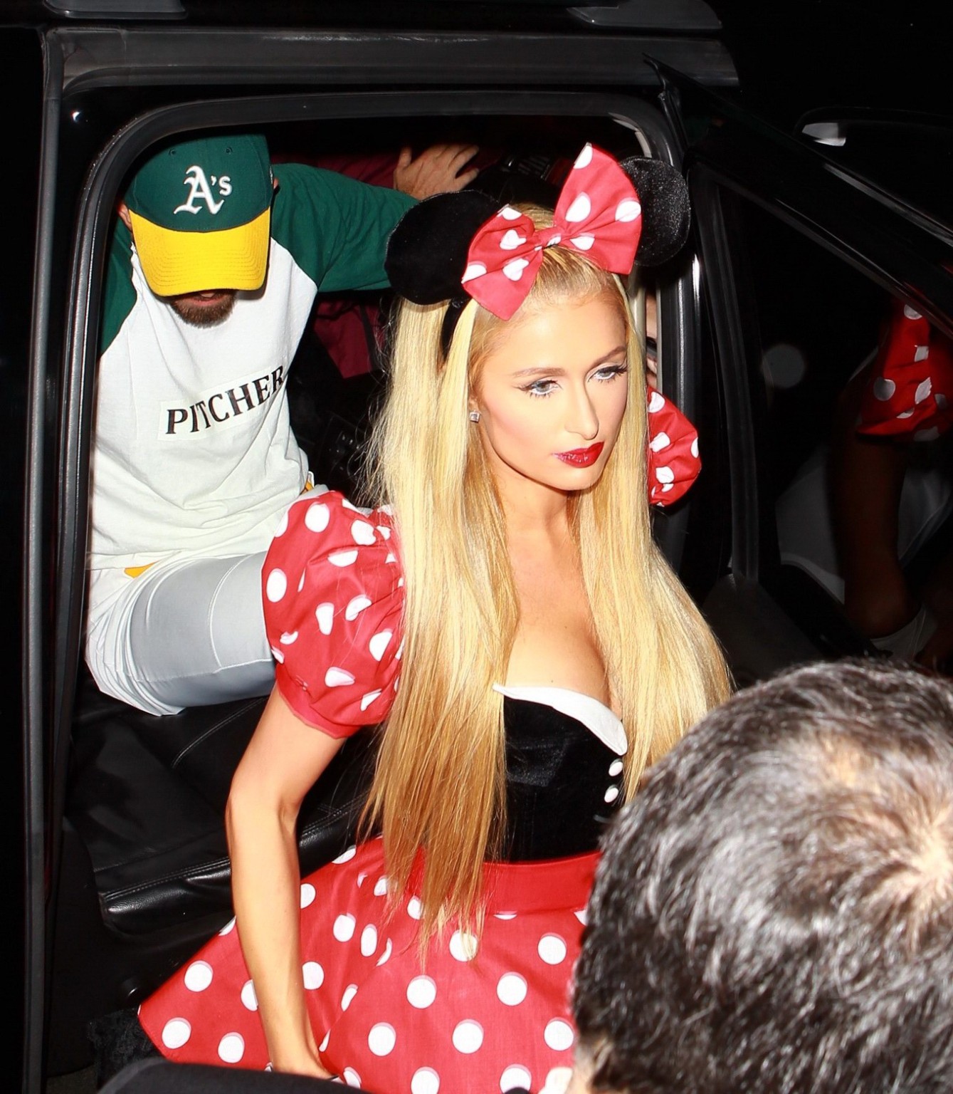 Paris Hilton vollbusig in einem Minnie-Maus-Kostüm auf der Casamigos Tequilas Halloween-Party
 #75182758