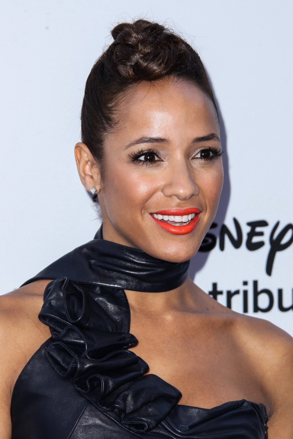 Dania Ramirez showing off her curvy body in a leather mini dress at the event in #75201473