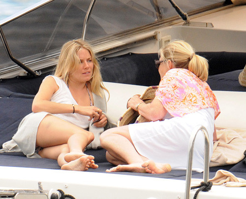 Sienna miller mostrando grandes tetas haciendo topless
 #75392011